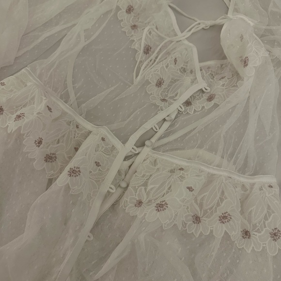 For Love & Lemons Eternal Rose Appliqué Robe - Picture 9 of 11